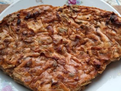 Žalioji kopūstų pyragas su pipirais pagrindine nuotrauka