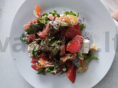 Salotas „Spalvingas“ pagrindine nuotrauka