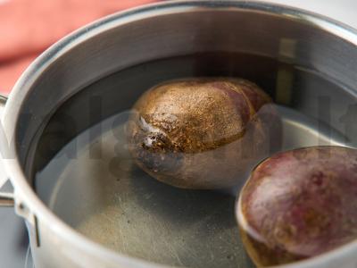 Klasikinis šaltas burokėlių sriuba su kefyru Žingsnis 1