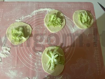 Traškūs pyragėliai su traškia kopūstų įdaru Žingsnis 10