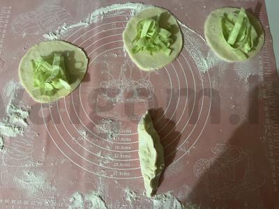 Traškūs pyragėliai su traškia kopūstų įdaru Žingsnis 11