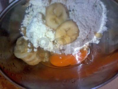 Sūrio blynai su bananais Žingsnis 1