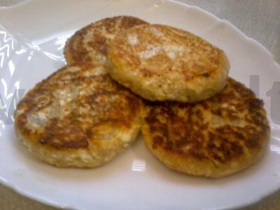 Sūrio blynai su bananais pagrindine nuotrauka