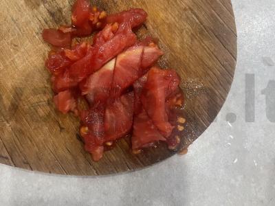 Faršas, kepamas su svogūnais, morkomis ir pomidorais Žingsnis 6