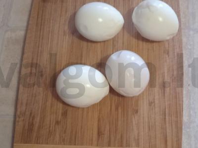 Krabų salotas su ryžiais ir raudonuoju svogūnu Žingsnis 2