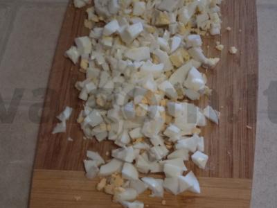 Krabų salotas su ryžiais ir raudonuoju svogūnu Žingsnis 3