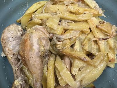 Bulvės su vištiena be rūpesčių pagrindine nuotrauka