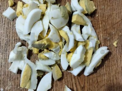 Skani salotos su vištienos kepenimis, agurkais ir korėjietiška morkų salotomis Žingsnis 4