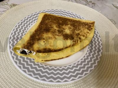 Varškės tortilija su džiovintais slyvomis pagrindine nuotrauka