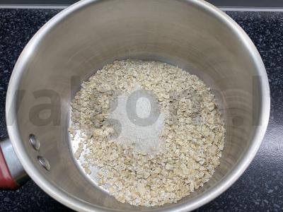 Avižų košė su uogiene Žingsnis 1