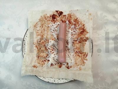 Dešrelės lavaše su lydytu sūriu Žingsnis 4