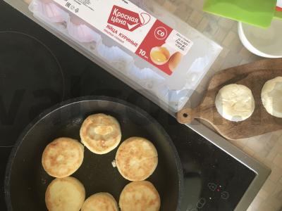 Sūrio blynai su ryžių miltais ir aviečių padažu Žingsnis 5