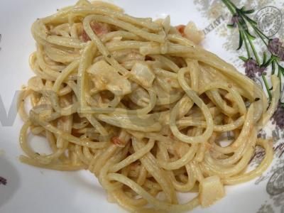 Makaronai „Pomidorų sprogimas“ pagrindine nuotrauka