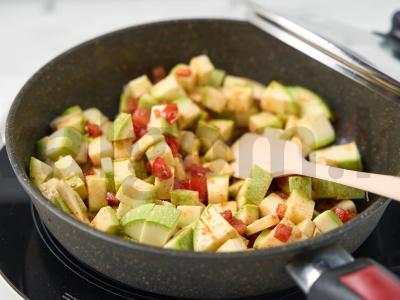 Žiedinė kopūstai su cukinijomis Žingsnis 6