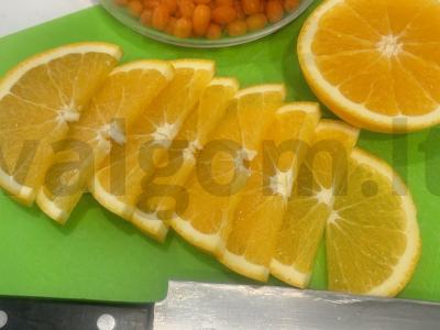 Šaltalankių arbata su mėtomis, medumi ir cinamonu Žingsnis 1