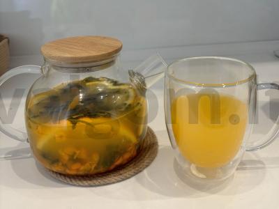 Šaltalankių arbata su mėtomis, medumi ir cinamonu pagrindine nuotrauka