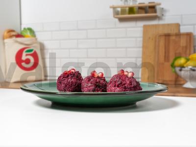 Burokėlių pkhali pagrindine nuotrauka