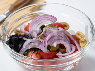 Pomidorų ir mocarelos salotos Žingsnis 4