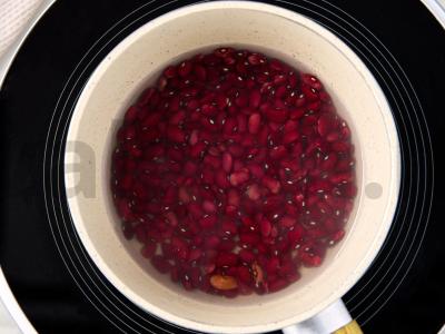 Aromatingos kotletai su raudonaisiais pupelėmis ir bulvėmis Žingsnis 1