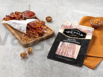 Karamele apibarstytas bekonas pagrindine nuotrauka