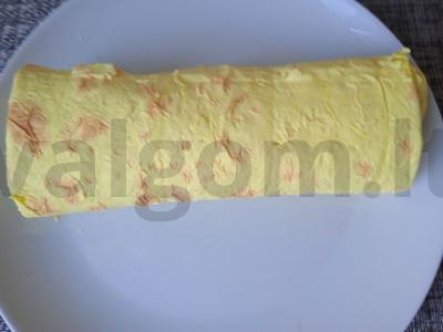 Sūrio lavašo ritinys su kreminiu sūriu ir daržovėmis Žingsnis 7