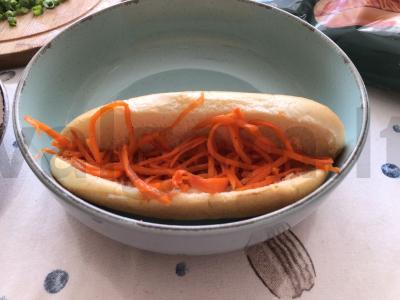 Namų dešrainiai su morkomis ir žaliuosius svogūnais Žingsnis 3