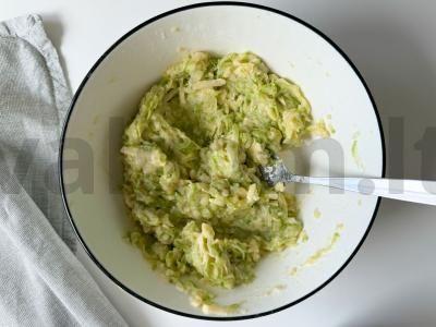 Mini tacos iš cukinijos pusryčiams Žingsnis 2