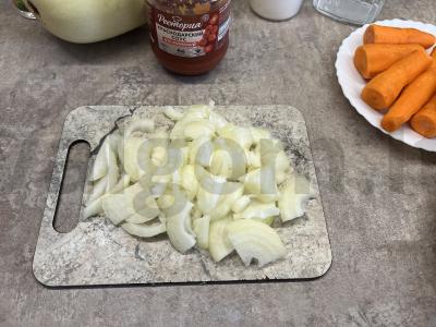 Žiemai skirta cukinijų salotos „Sergijevo Posado“ Žingsnis 2