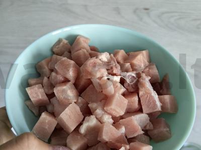 Kepama kiauliena su pievagrybiais puoduose Žingsnis 6