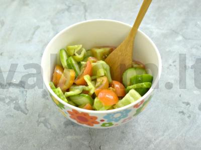 Daržovių salotas su medaus-garstyčių padažu Žingsnis 5