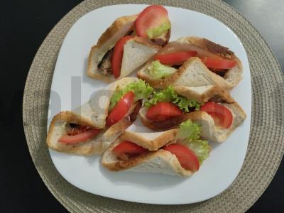 Sumuštiniai su šprotų ir pomidorų Žingsnis 4