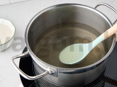 Sluoksniuotos rožės su obuoliais Žingsnis 1