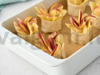 Sluoksniuotos rožės su obuoliais Žingsnis 7