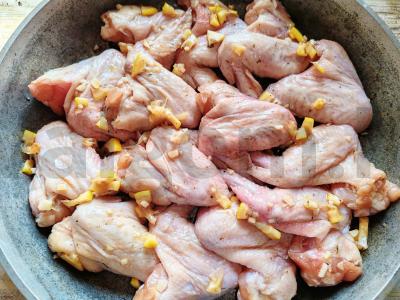 Auksiniai vištienos sparneliai citrinos-medaus padaže Žingsnis 5