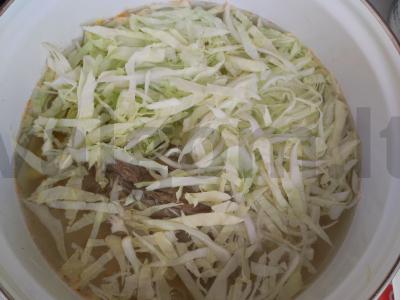 Jaunųjų kopūstų boršas Žingsnis 6