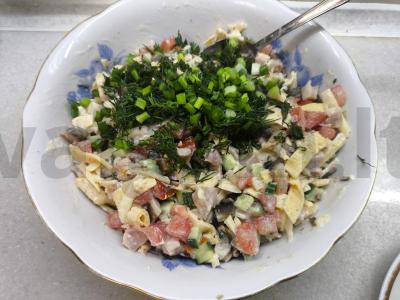 Salotas su pievagrybiais, sūriu ir vištiena Žingsnis 7