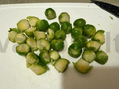 Troškinta Briuselio kopūstai grietinėje Žingsnis 2