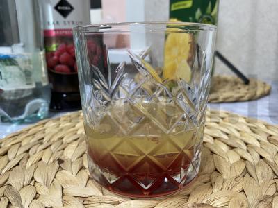 Be alkoholinis aviečių-ananasų kokteilis Žingsnis 3