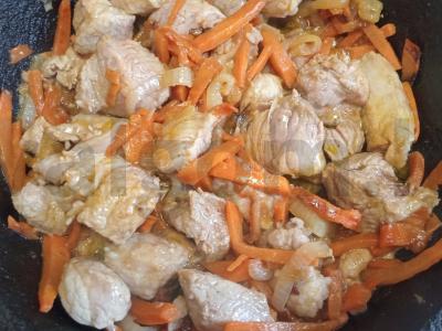 Plovas su kiauliena ir basmati ryžiais Žingsnis 4