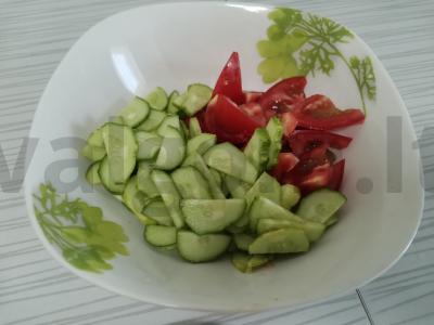 Vasaros daržovių salotas per 10 minučių Žingsnis 1