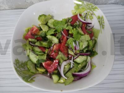 Vasaros daržovių salotas per 10 minučių Žingsnis 4