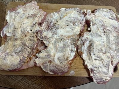 Kiaulienos ritinėliai su varškės sūrio ir paprikos įdaru Žingsnis 3