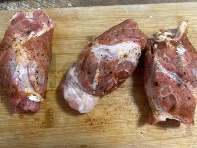 Kiaulienos ritinėliai su varškės sūrio ir paprikos įdaru Žingsnis 5