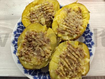 Bulvės su faršu ir sūriu pagrindine nuotrauka