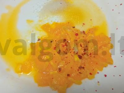 Sūdyta upėtakis su mandarinų ir rožiniu pipiru Žingsnis 3