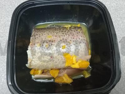 Sūdyta upėtakis su mandarinų ir rožiniu pipiru Žingsnis 5