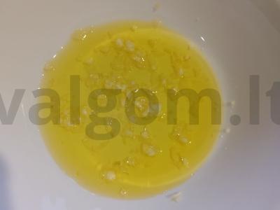 Stebuklingas salotas su pomidorais ir alyvuogėmis Žingsnis 1