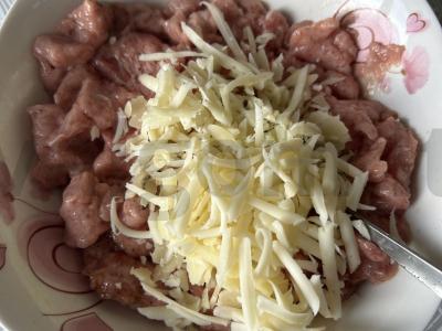 Pica-sumuštinis su kalakutiena ir sūriu Žingsnis 2