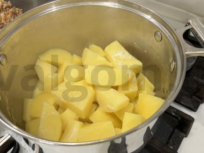 Bulvių apkepas su faršu Žingsnis 9