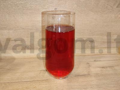 Gaivus raudonųjų serbentų ir džiovintų obuolių kompotas pagrindine nuotrauka